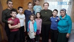На Житомирщині військовий всиновив 8 дітей, чиї батьки підірвалися на міні