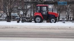 Протягом ночі на дороги Житомира висипали 217 тон піскосуміші