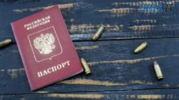 На окупованих територіях загарбники залякують місцеве населення, змушуючи їх отримувати паспорти рф