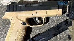 У Житомирі правоохоронці виявили у перехожого зброю та вибухівку