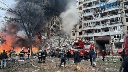 Житомирські фармацевти виготовляли ліки для поранених від ракетного обстрілу в Дніпрі