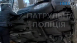 Під Житомиром правоохоронці допомогли вибратися водію, якого затисло внаслідок ДТП в автомобілі (ВІДЕО)