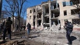 росія здійснила черговий терористичний акт: у Краматорську ворожа ракета влучила у будинки в центрі міста