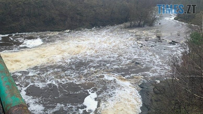 У Житомирській міській раді пояснили появу піни у воді річки Тетерів