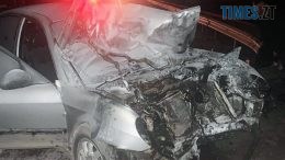 Під Житомиром п`яний водій влетів у колесовідбійник: є постраждалі (ФОТО)