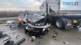 На трасі Київ-Чоп не розминулися кросовер та вантажівка: є загиблий і травмовані (ФОТО)