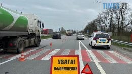 На Звягельщині легковик збив на переході 4-річну дитину