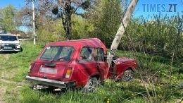 У Звягелі п`яний водій влетів в електроопору: є потерпілі (ФОТО)
