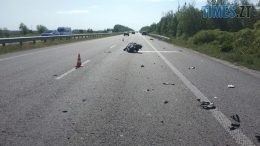 На Житомирщині в результаті ДТП за участі двоколісників 2 людини потрапили до лікарні, 1 - загинула на місці (ФОТО)
