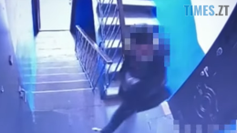 У Житомирі злодій обікрав квартиру, поки господарі були вдома (ВІДЕО)