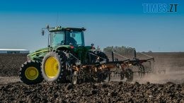 На окупованій Луганщині загарбники відбирають у місцевих фермерів дороговартісну техніку