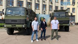 Волонтери Гуманітарного Хабу «Житомир» передали ТрО військові вантажівки (ФОТО)
