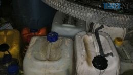 На одному з блокпостів Житомира затримали водія, який незаконно перевозив каністри з дизельним пальним