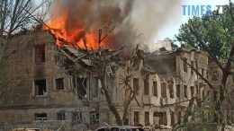 російські терористи вдарили ракетою по поліклініці у Дніпрі (ВІДЕО)
