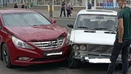 В центрі Житомира не розминулися два легковики