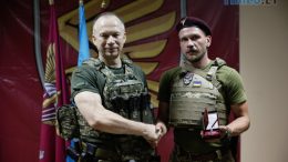 Олександр Сирський вручив нагороди житомирським десантникам (ФОТО)