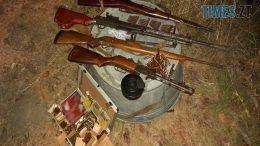 На Радомишльщині в оселі підозрюваного виявили масштабний арсенал зброї, яку той...вкрав у сусіда