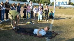 На Житомирщині прикордонники навчали дітей основам першої медичної допомоги та поводженню зі зброєю