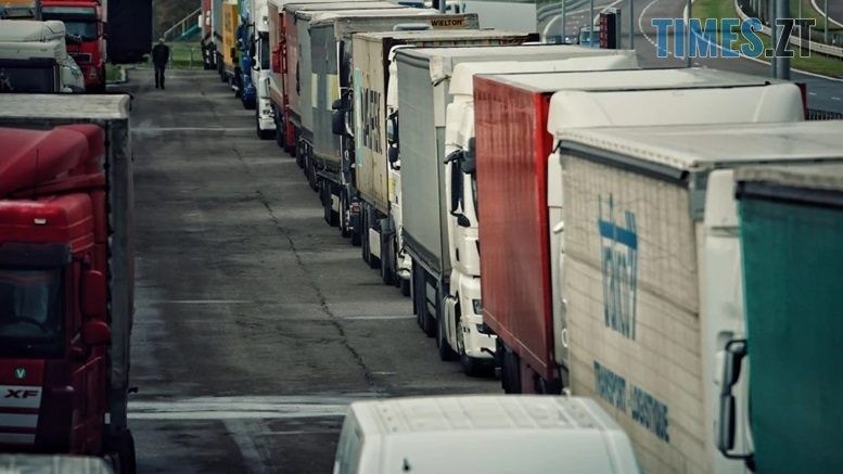 Україна готує евакуацію водіїв із пунктів пропуску на кордоні з Польщею