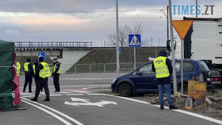 У Польщі сподіваються на припинення блокади до Різдва