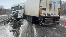 «Разом творимо дива»: в Житомирі дітлахи яскраво відзначили День ЗСУ, Волонтера та Святого Миколая