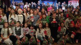 Світло Різдва: колядки та щедрівки польською та іншими мовами лунали в Житомирському театрі ляльок