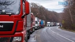 У чергах на польсько-українському кордоні наразі знаходяться майже 3 тисячі вантажівок