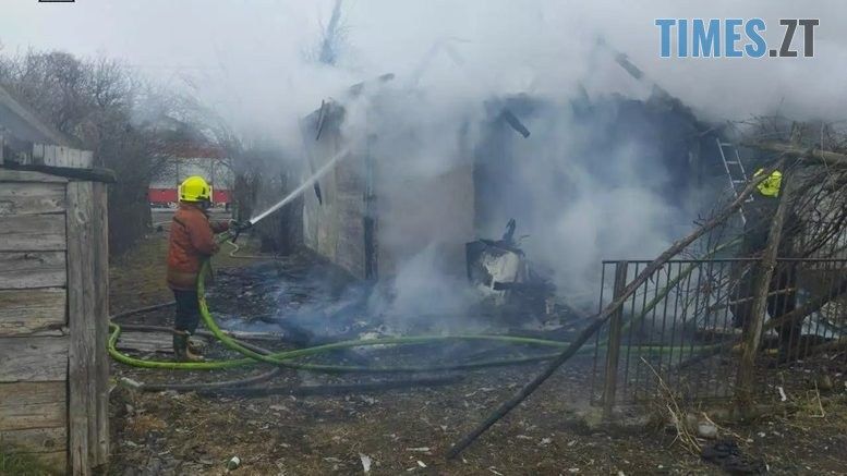 На Звягельщині, намагаючись самостійно загасити пожежу у будинку, постраждав господар