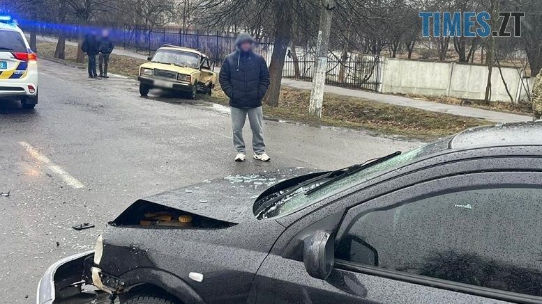 У Звягелі не розминулися два легковики: один з водіїїв - лікарні