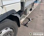 У Житомирі під колеса вантажівки потрапила дитина