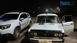 У Житомирі молодик намагався угнати чужий автомобіль, штовхаючи його по дорозі