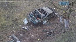 На Бердичівщині легковик злетів з траси та перевернувся: пасажири - у реанімації
