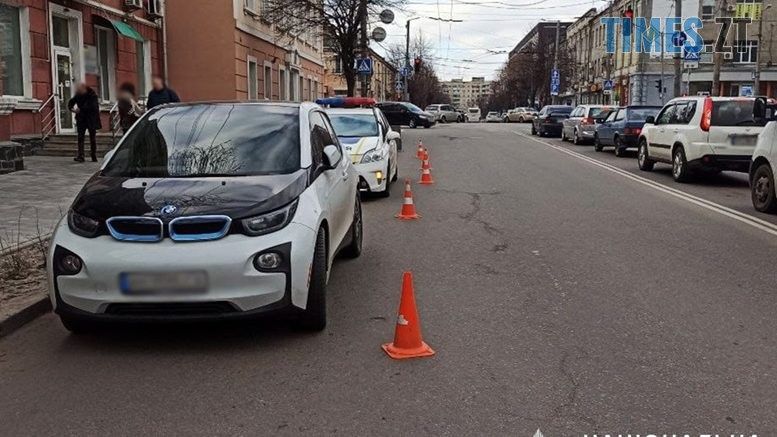 В центрі Житомира водійка БМВ збила перехожу