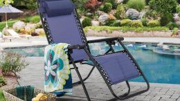 Комфортний шезлонг - ідеальне крісло для відпочинку на свіжому повітрі
