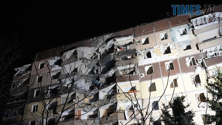 Ввечері та вночі російські терористи завдали ударів по житловим багатоповерхівкам Кривого Рогу, Сум та Мирнограда