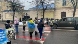 У Житомирі учасники Всеукраїнського пікету за демобілізацію перекрили рух на Бердичівській
