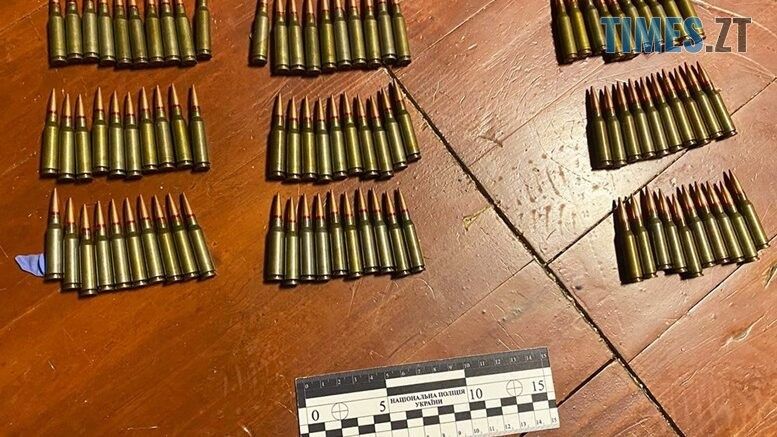 В Оліївці правоохоронці виявили у домашнього тирана гранати та понад 200 набоїв різного калібру