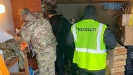 Днями в гаражі та будинку мешканця Київщини, який наразі проживає у Попільні, виявили цілий арсенал зброї та боєприпасів