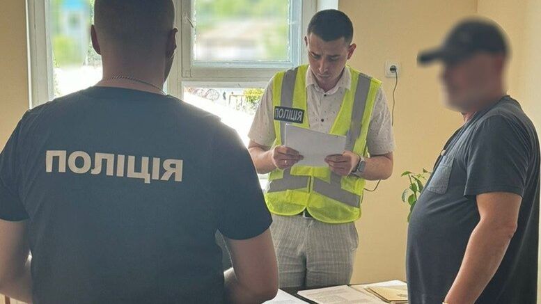 На Житомирщині ув`язнений організував шахрайський міні-колцентр прямо у в`язниці