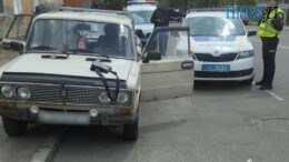 Житомирські патрульні завадили спробі угону автомобіля в центрі міста