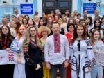 День вишиванки в Поліському університеті: флешмоб, 10-метровий рушник і благодійний захід на підтримку ЗСУ