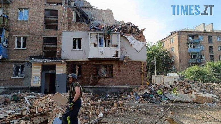 Вночі російські терористи вдарили ракетами по житловій забудові Харкова: 5 людей загинуло, ще 23 постраждало