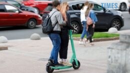 У Житомирі хочуть врегулювати проблему небезпечного водіння електросамокатів