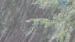 На зміну аномальній спеці в Україні йдуть аномальні дощі