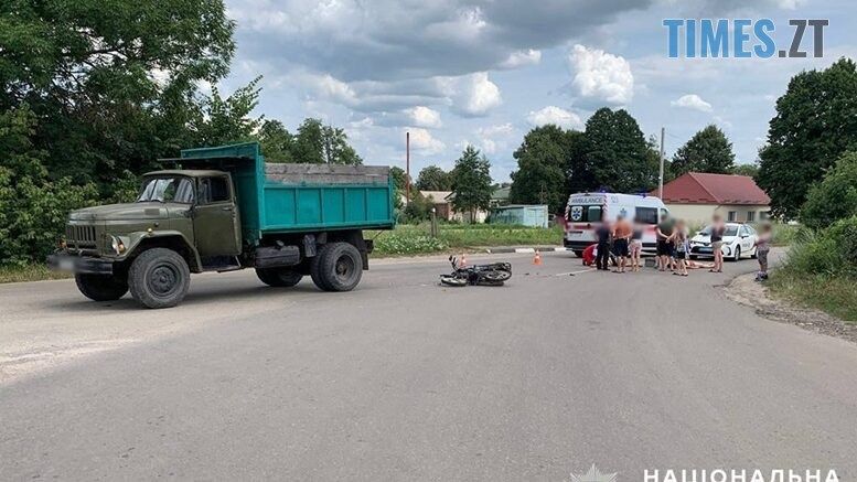 У Житомирському районі п`яний мотоцикліст влетів у вантажівку: подробиці