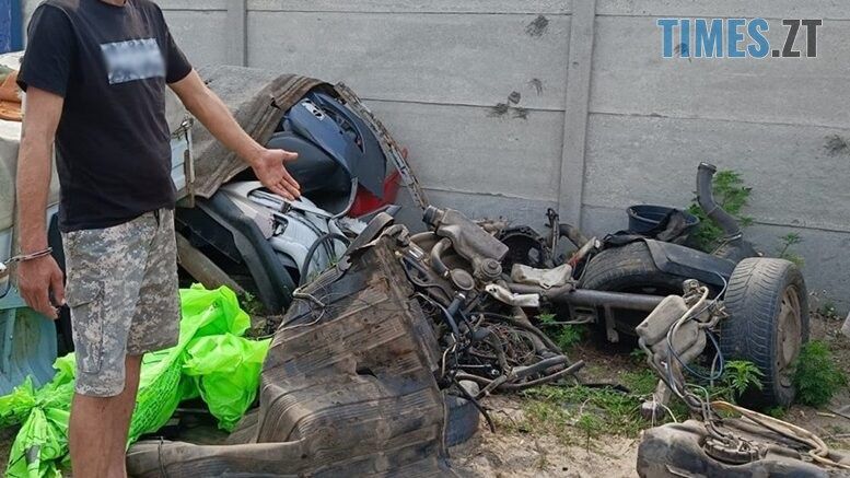 На Коростишівщині двоє чоловіків розібрали на запчастини чужу автівку