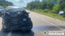 На Коростишівщині легковик на шаленій швидкості влетів у автівку, припарковану на узбіччі: є постраждалі