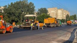 До уваги водіїв! Через ремонтні роботи рух траспорту по проспекту Миру у Житомирі ускладнений