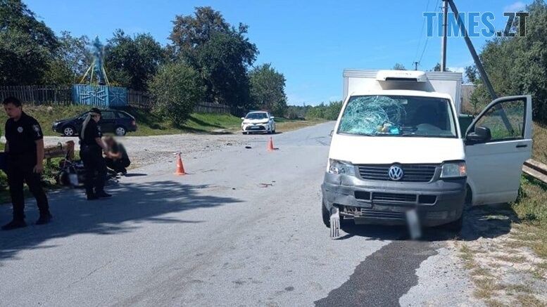 На Звягельщині не розминулися мотоцикл та автофургон: є постраждалі