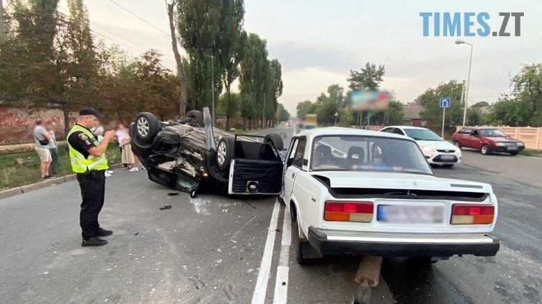 Автотроща у Коростені: на дорозі не розминулися два легковики